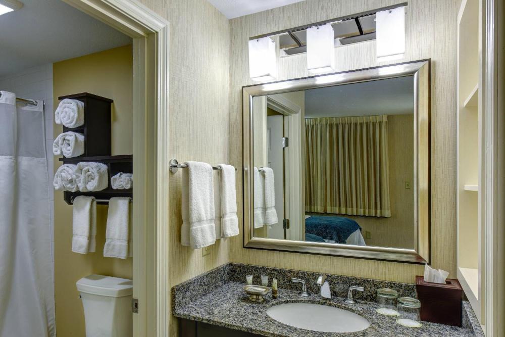 Superior Efficiency King Room - Non-Smoking interior